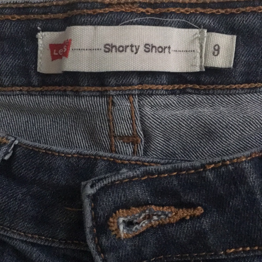 Levi’s Shorty Shorts❕ - Picture 2 of 4